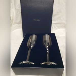Tiffany & Company champagne flutes comes with both original boxes.